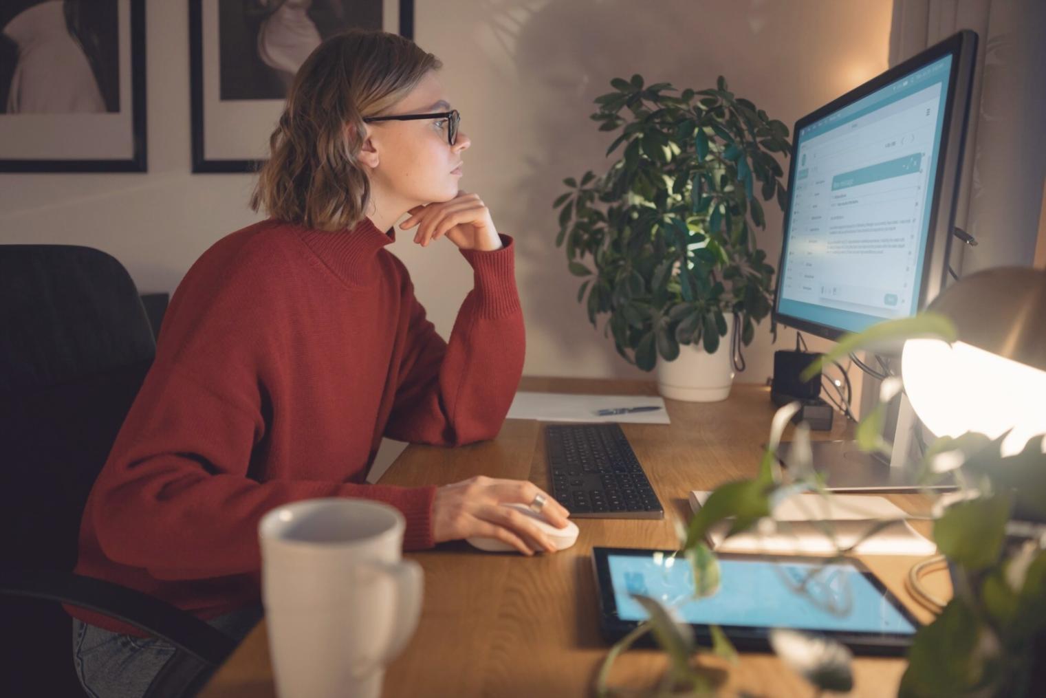 Equipo de CortexWitty trabajando en análisis de mercados financieros